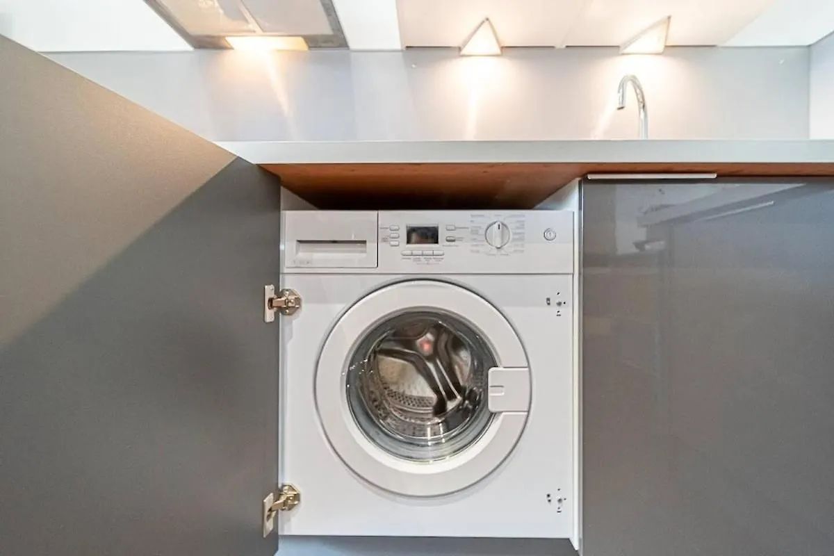 Havre De Paix Pour 4, Clim Et Balcon, Caluire Apartment